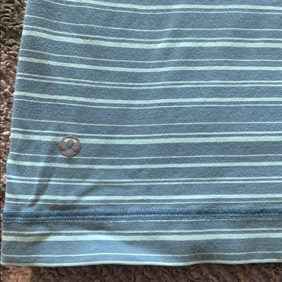 Men’s Lululemon Tee Shirt - Picture 2 of 2